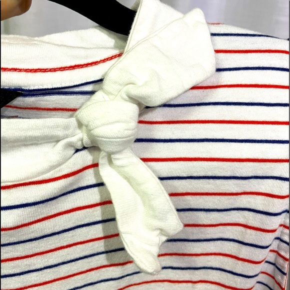 Trendy sleeveless blouse/ tank. - Picture 3 of 5